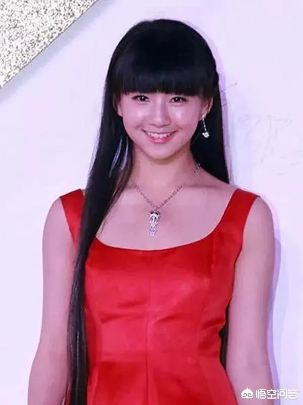 曾经在春晚舞台惊艳众人的小彩旗，现在怎么样了？