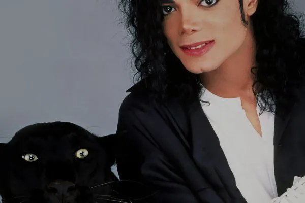 迈克尔杰克逊鬼屋是哪一年的