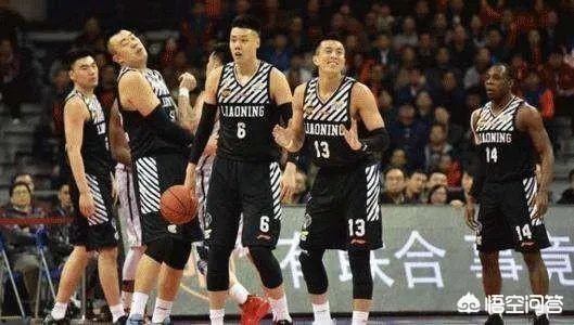 韩德君手掌骨折，出战成疑，辽宁队能不能拿下北京队？