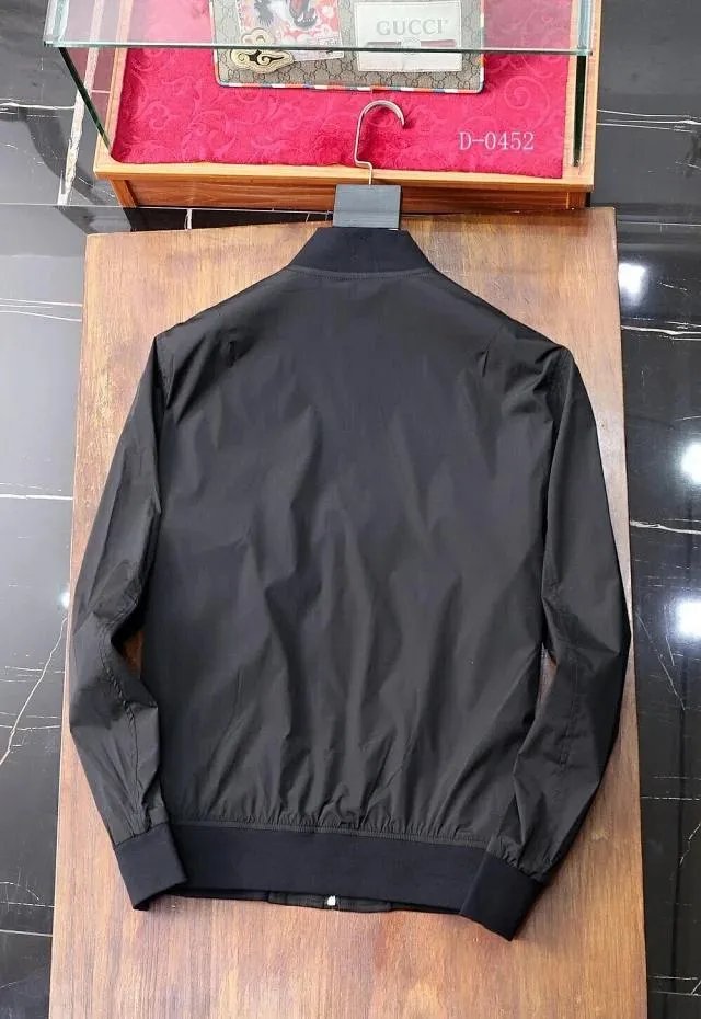 普拉达的服装风格是什么？