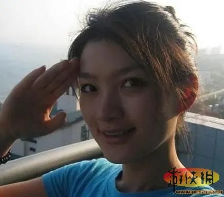 中国好声音丁丁也是个人工妹子 素颜照差别大