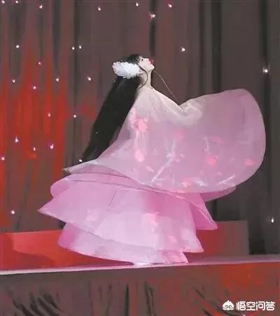 曾经在春晚舞台惊艳众人的小彩旗，现在怎么样了？