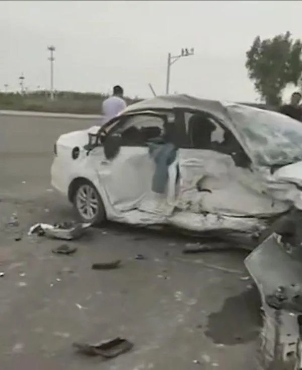 驾校教练车祸2学员身亡，到底是谁违规驾驶引发事故？