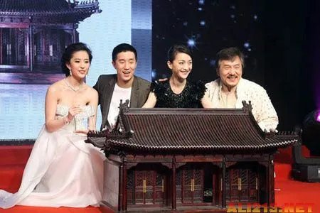 周迅谢霆锋恋情被爆 盘点周迅20年的8任男友