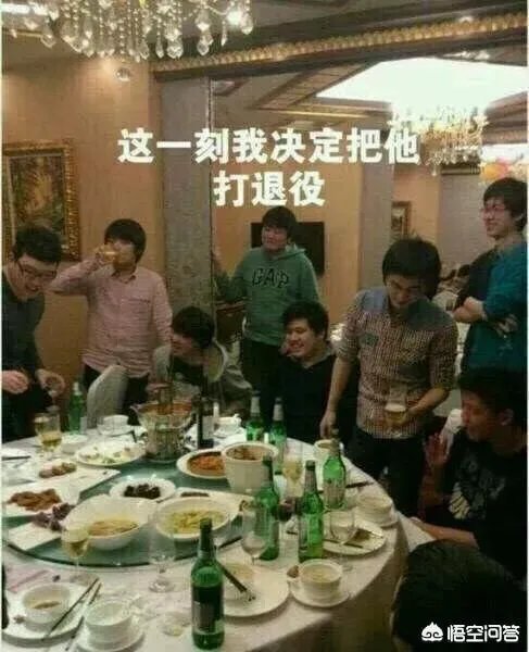 你如何看待有网友说：厂长当年对WE已经仁至义尽了，微笑被打退役是因为一款手游？