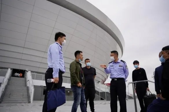 英雄联盟总决赛门票炒至3万元？上海警方将严打黄牛