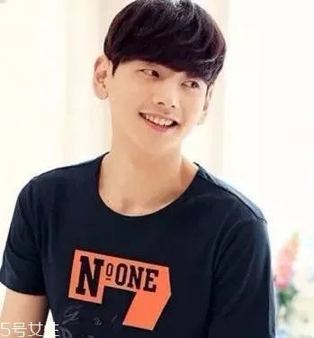 男生夏天适合什么短发发型 25款各种风格潮男发型