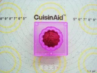 莲蓉花朵和果子