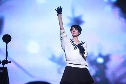 方舟子和王菲为什么会因“一尊佛像”吵了起来?