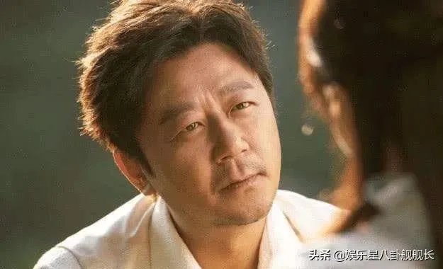 如何看待演员郭涛在自己的书中讲述的打女人事件和衡量女性的标准?