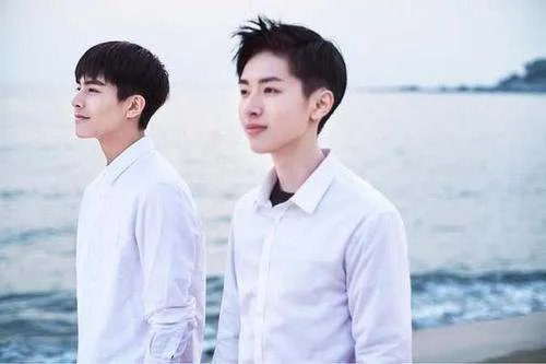 谭松韵宋威龙吻戏被围观，他们是在拍摄哪部剧呢？