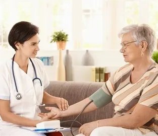 女教师抽脂猝死 医生被爆无资质被拘