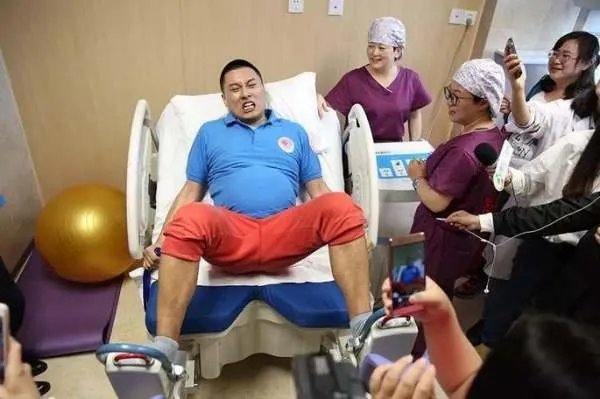 女子产后半小时参加三门中考，你在生完孩子后是什么状态呢？