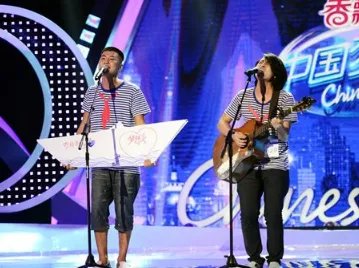 为走红不惜身份作假，冒充草根多年，韩红一怒之下将其轰下台，是谁？