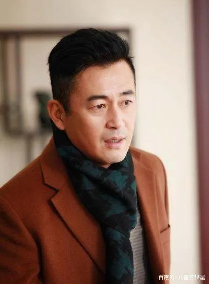 为娶张歆艺丢弃原配，与儿子闹翻的王志飞，后来怎样？