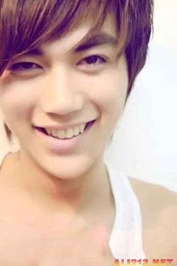 高校帅哥校草大搜罗 哪个是你的梦中情人呢？