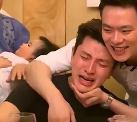 隐秘而伟大贾乃亮被整 现场节目中瞬间落泪