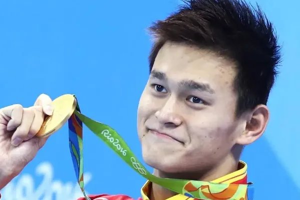 孙杨听证会黑幕，检测官表示愿出庭以证违规，为何却从未得到传唤？