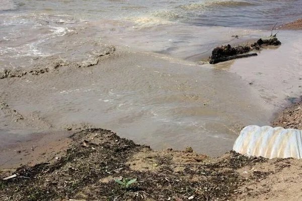 矿井停产20年溪水仍是黄褐色，有什么办法可以改善吗？