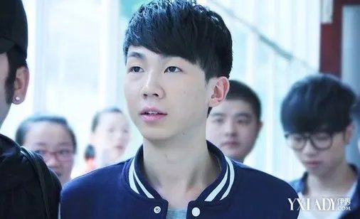 快乐大本营白举纲看小白如何大闹快本舞台