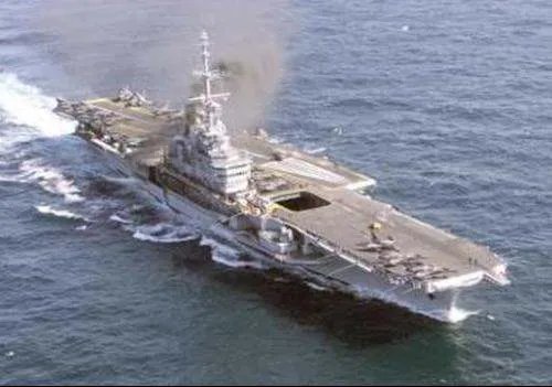 圣保罗号航空母舰的介绍