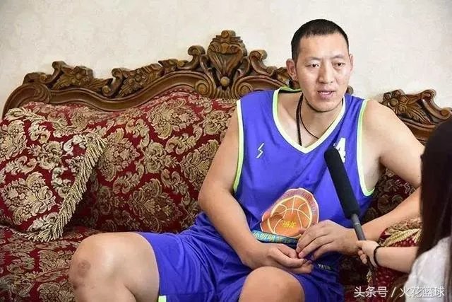 孙明明和姚明哪个高