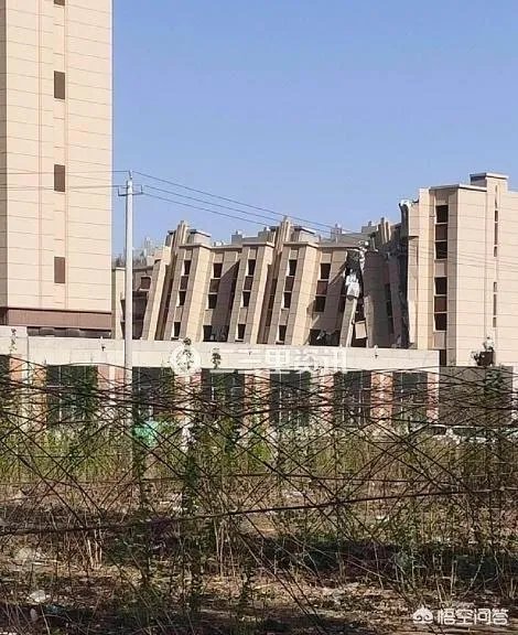 网爆长春万龙银河城房子没住就倒了，工作人员称只是自行拆除, 你怎么看？