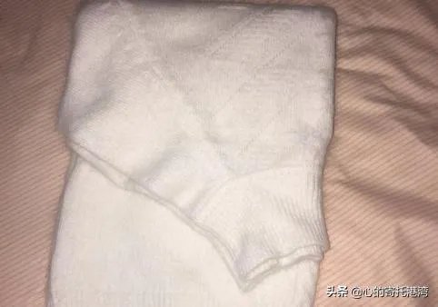 如何叠长袖的衣服？