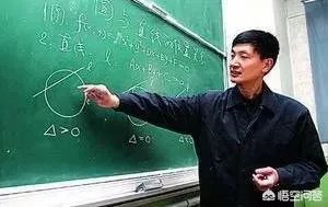 高三，和班主任吵架，桌子被撤了，想去小班，你们觉得我无理取闹么？