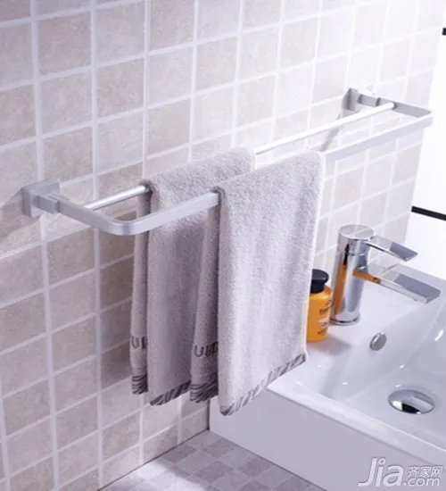 卫浴毛巾架材质有哪些 哪种卫浴毛巾架好