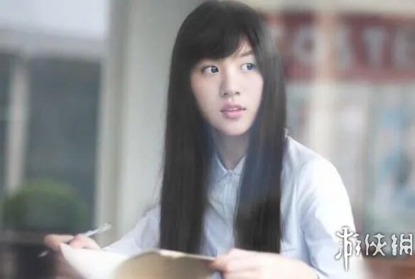 又是别人家的学妹！“白衬衣学妹”爆红网络秒杀奶茶