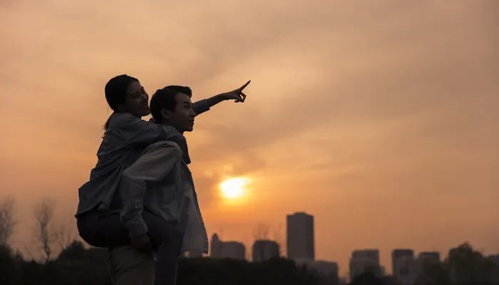 怎么追狮子座女孩 怎么追狮子座女孩子的技巧和方法