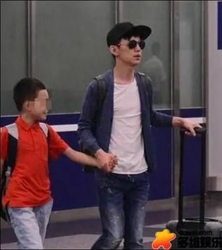 湖南省的两大台柱:汪涵老婆已经公之于众,就是乐乐。但何炅的爱人却一直不知是谁?