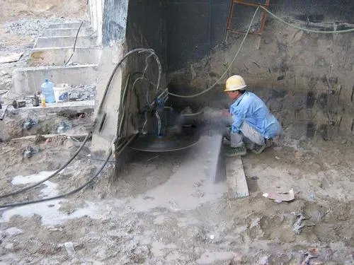 混凝土墙用什么切割