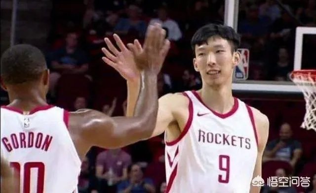 周琦每次出场,美国球迷都会欢呼,这是为什么?