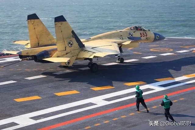 舰载机在航母上起飞的方向