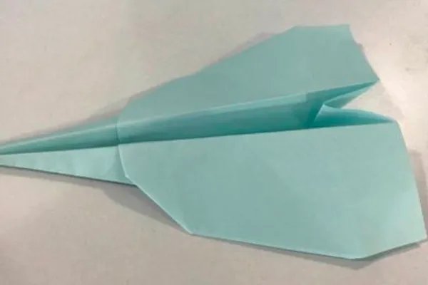 “开学第一课”中的歼15纸飞机怎么折