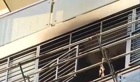 晒被子为什么突然起火？