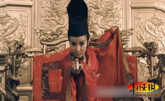 《爱情公寓3》吕布vs东方不败 神级霸气CG欣赏