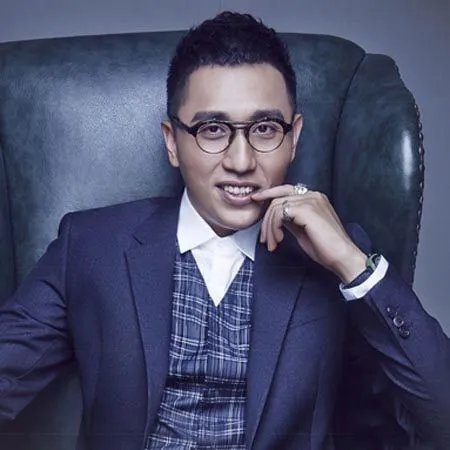 中国好声音的主持人是谁？还有过哪些主持经历？