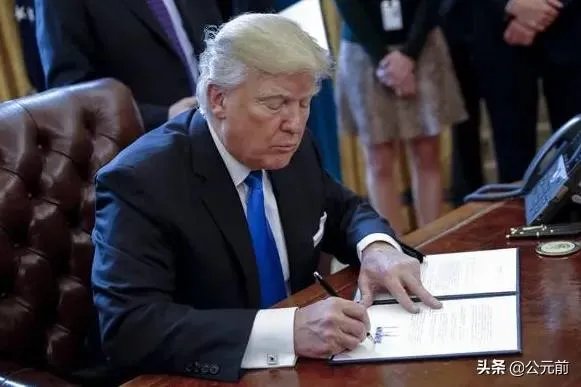 特朗普在推特上的发文被贴上虚假信息，他能用总统的权利去摆平吗？