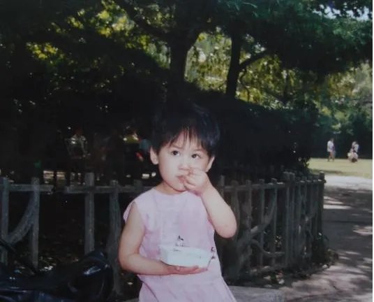 黄圣依小时候长什么样子？