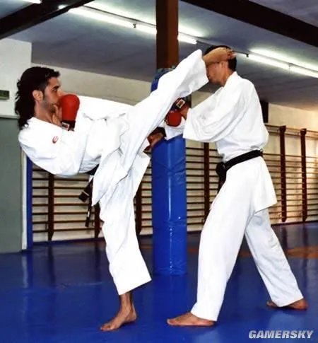 偷鸡不成蚀把米 史上最悲催搞笑的十大劫匪