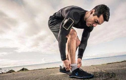 aun袜子为什么那么贵  脚出汗穿什么袜子好