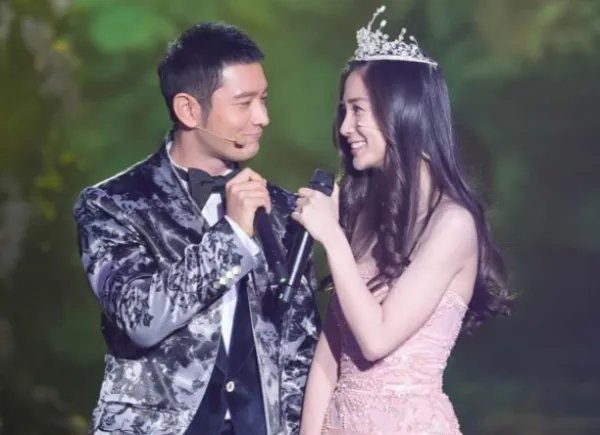 网曝黄晓明杨颖降价卖豪宅，两人的感情是否出现了问题？