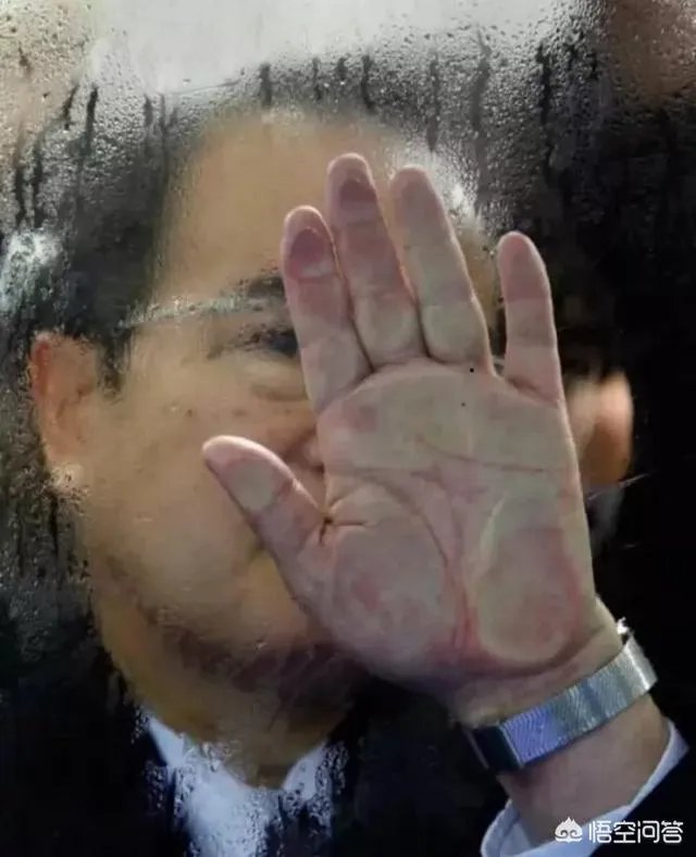 有哪些擅长以地铁为场景拍照的摄影师？