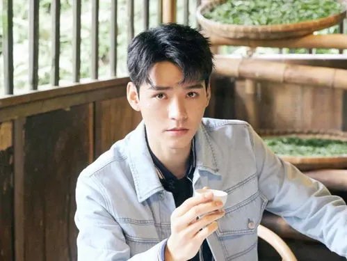 龚俊大学时的毕业照曝光，当时的他状态如何？