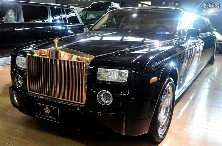 劳斯莱斯请网红夫妻代言引舆论翻车 下线代言视频