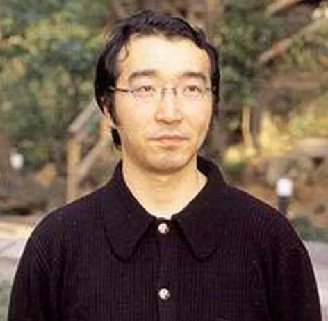 富坚义博离婚事件是真的吗？  怪异性格造就灵感的源泉