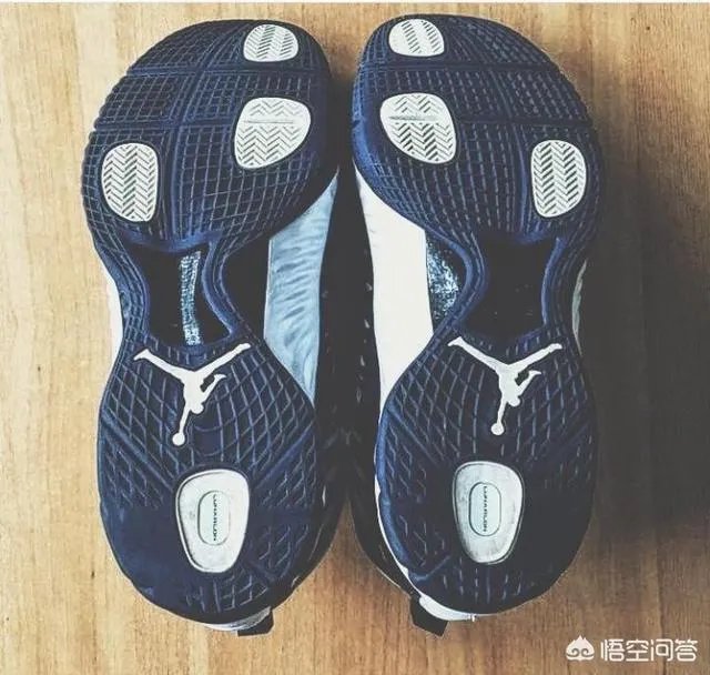 NBA比赛时球员们的身体冲撞对抗有多激烈?